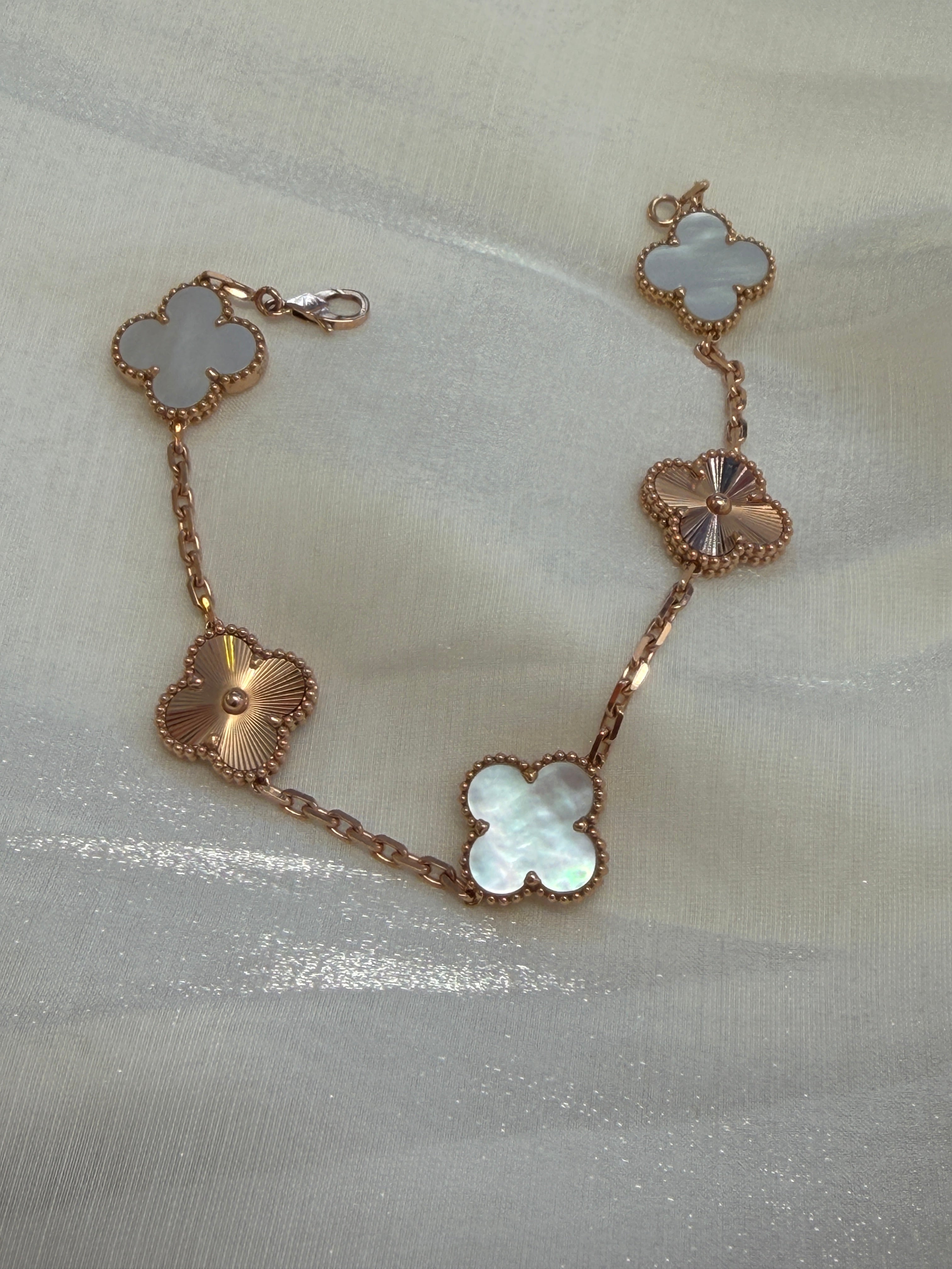 Four-leaf clover bracelet