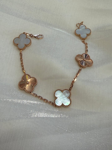 Four-leaf clover bracelet