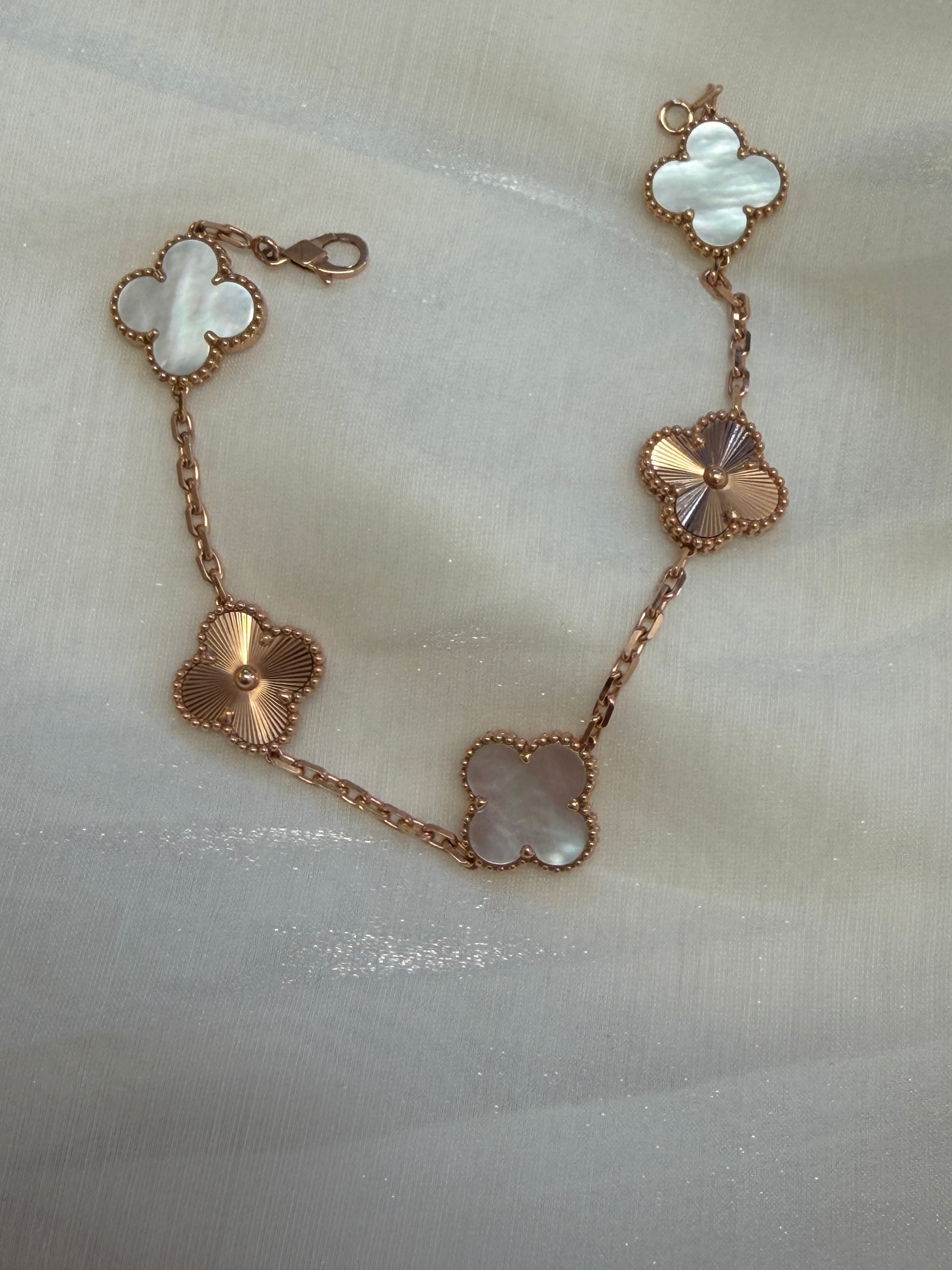 Four-leaf clover bracelet