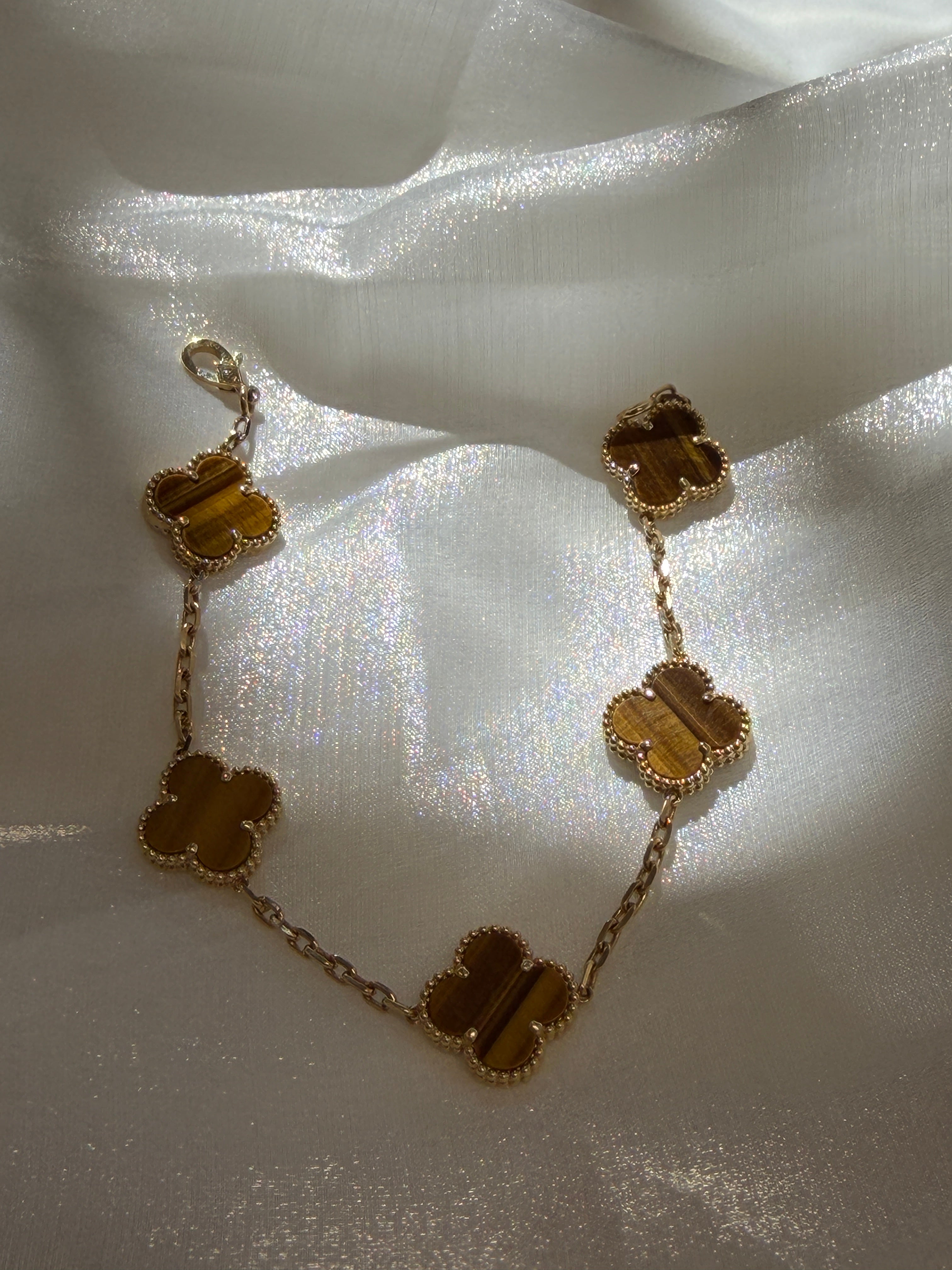 Four-leaf clover bracelet