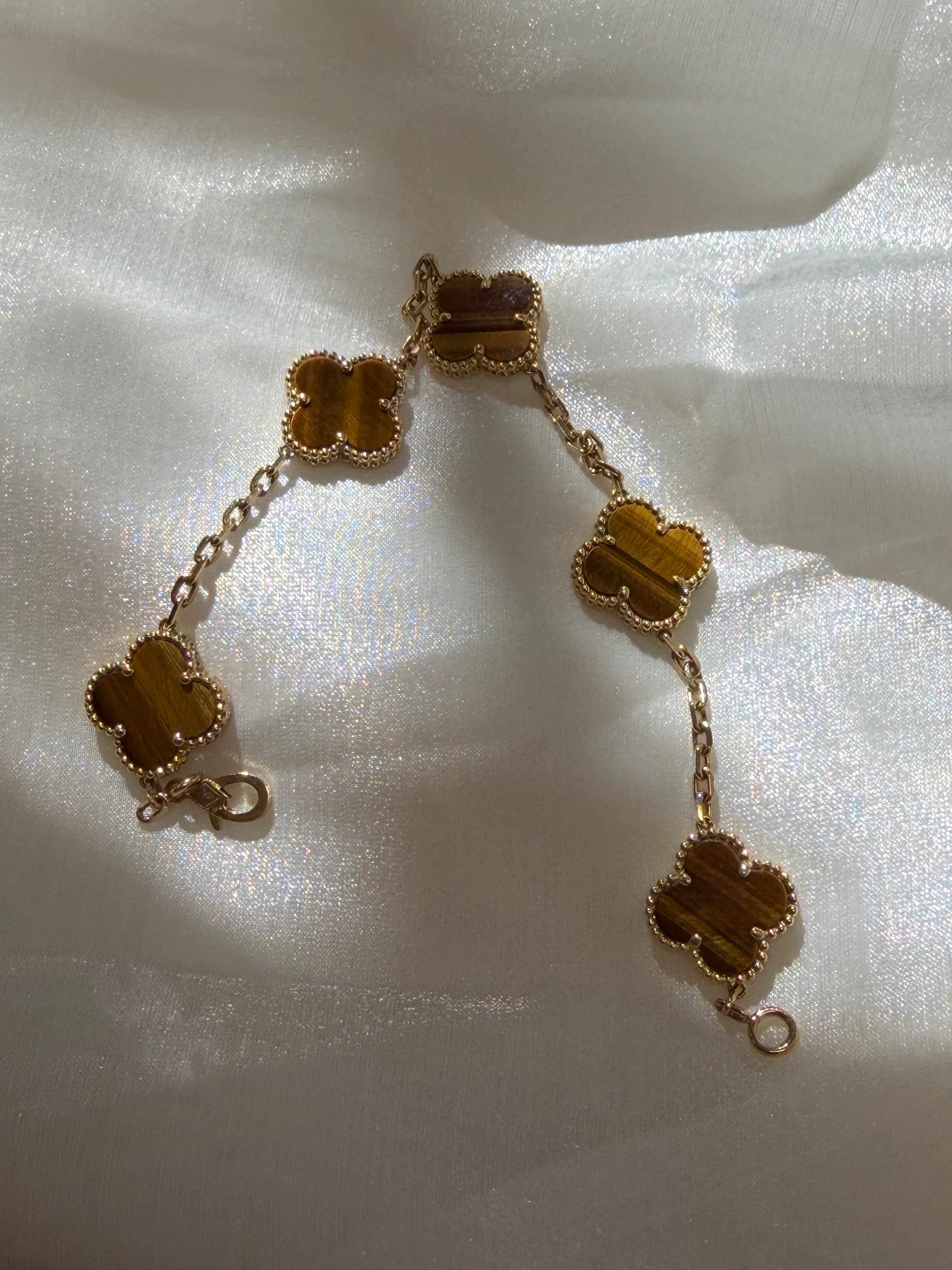 Four-leaf clover bracelet