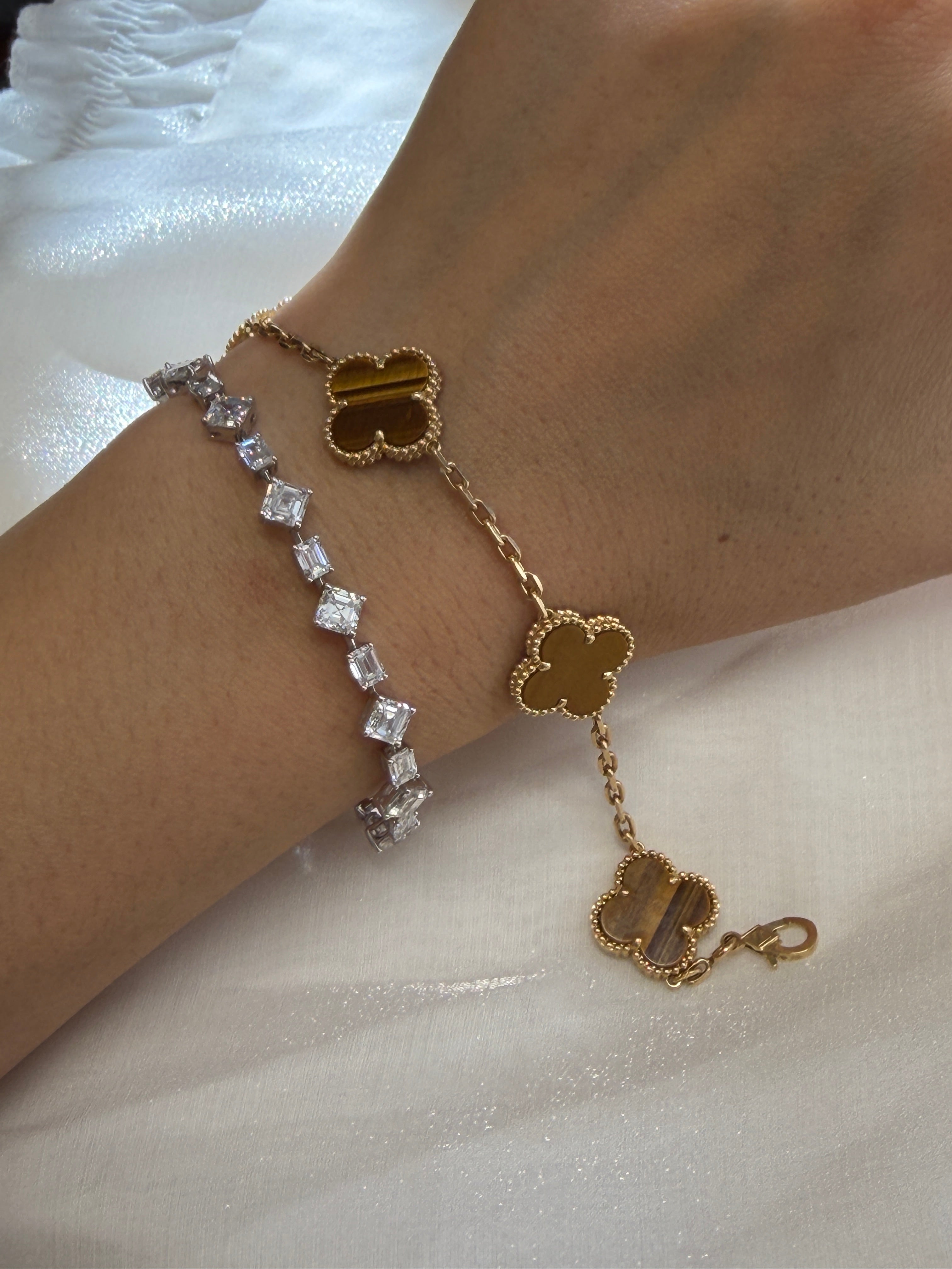 Four-leaf clover bracelet