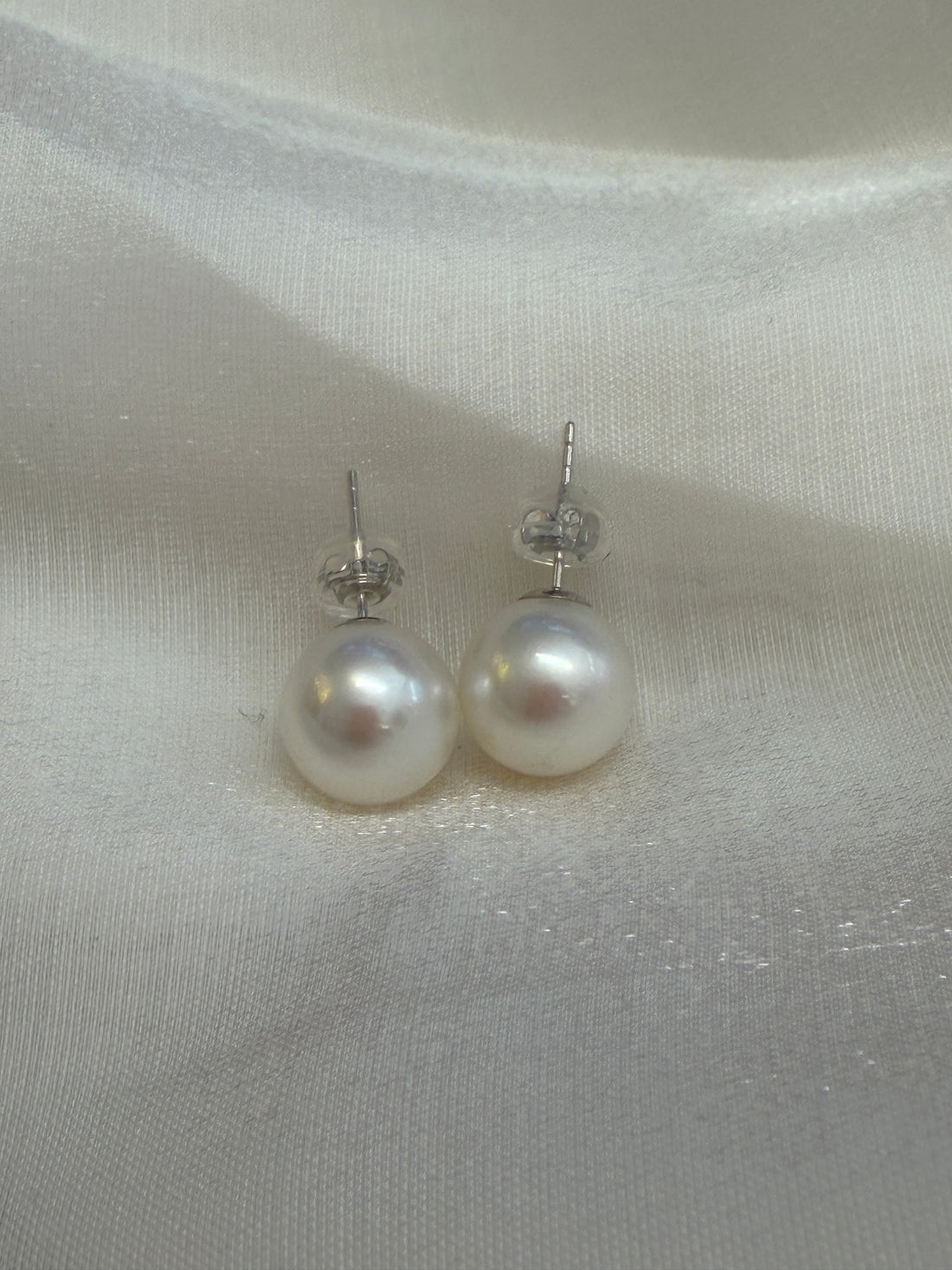 10.1mm White Southsea Pearl Stud Earrings in 18K White Gold