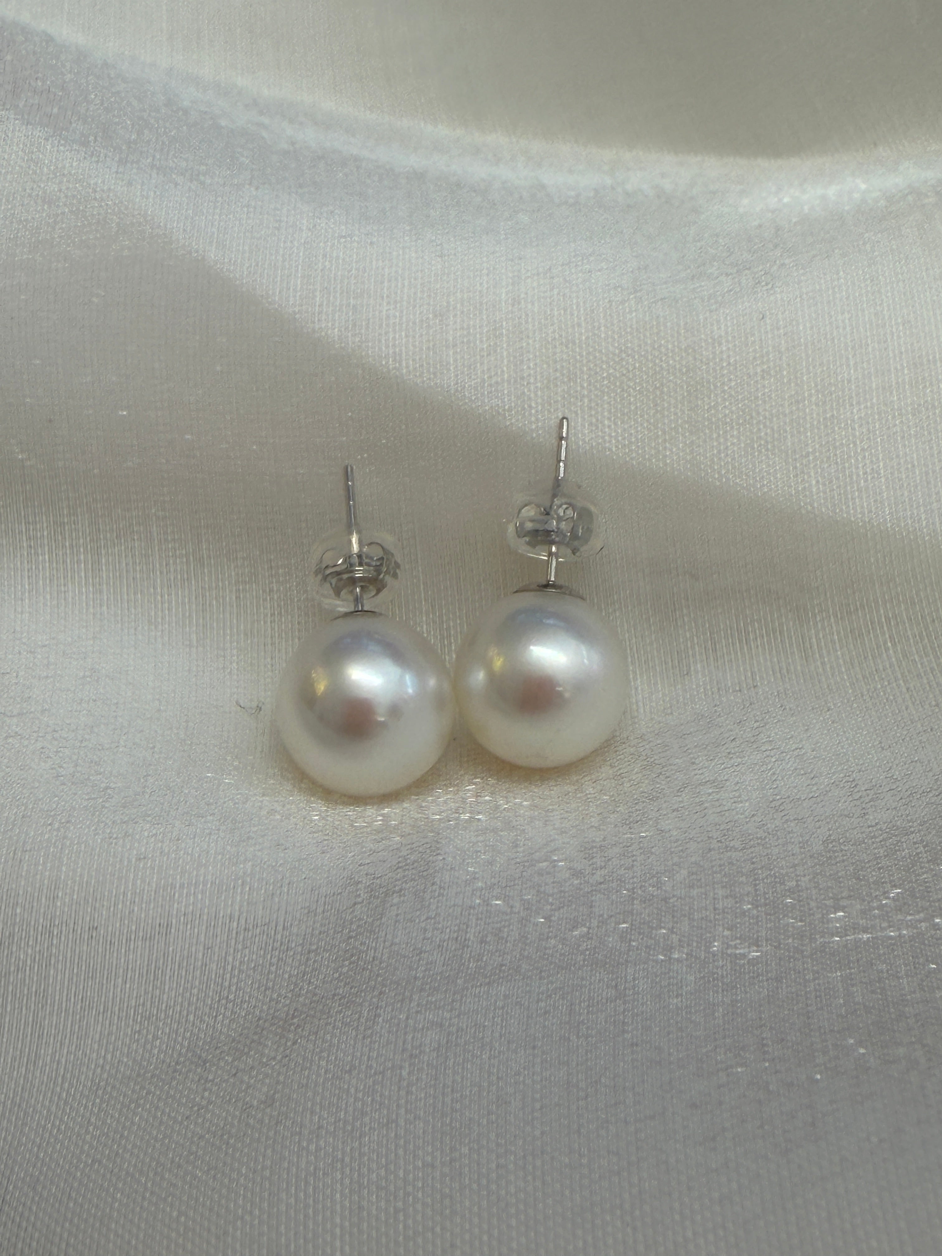 10.1mm White Southsea Pearl Stud Earrings in 18K White Gold