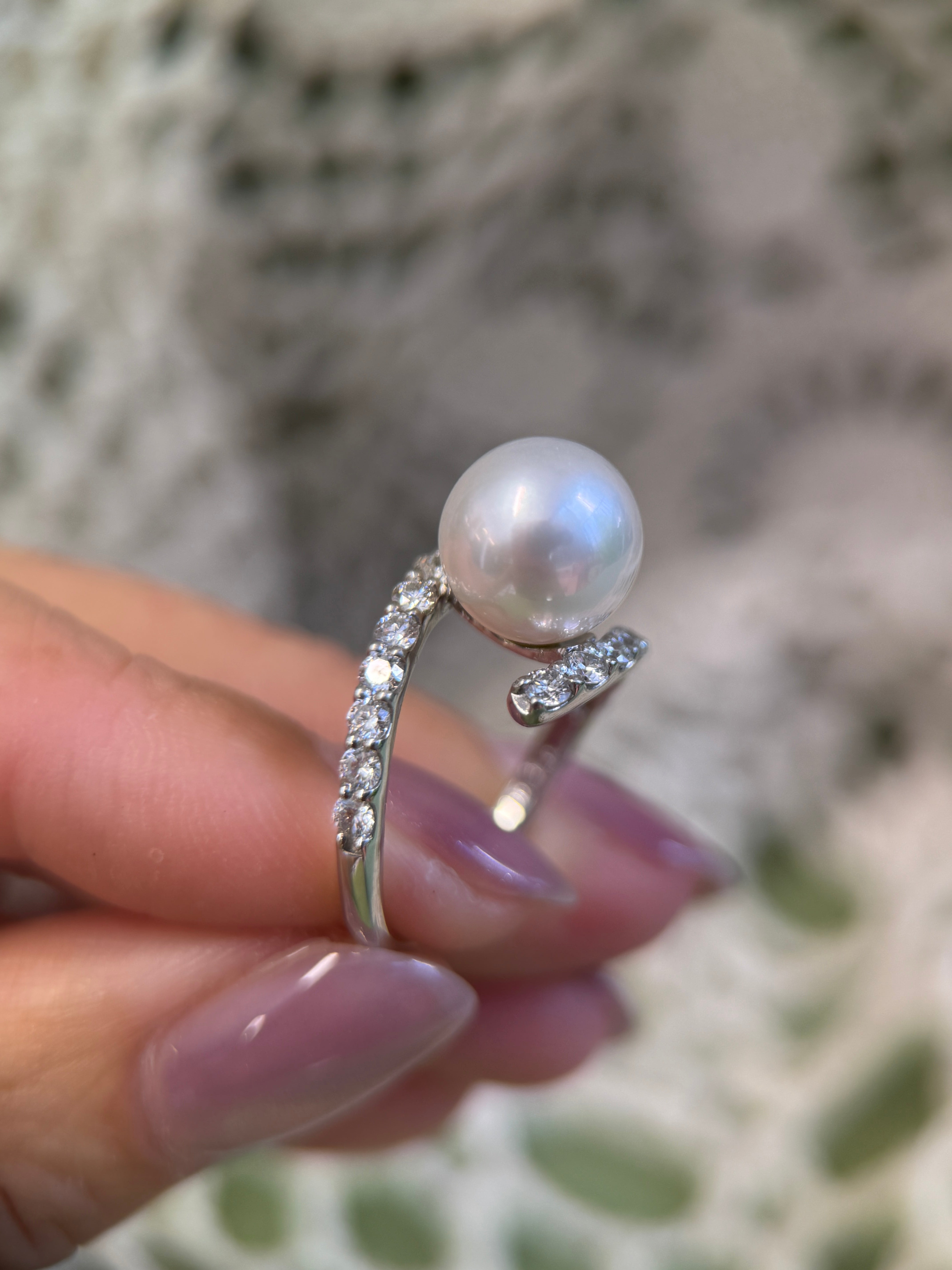 9.55mm Pearl in PT900 Platinum Twisted Wrap Pearl Ring