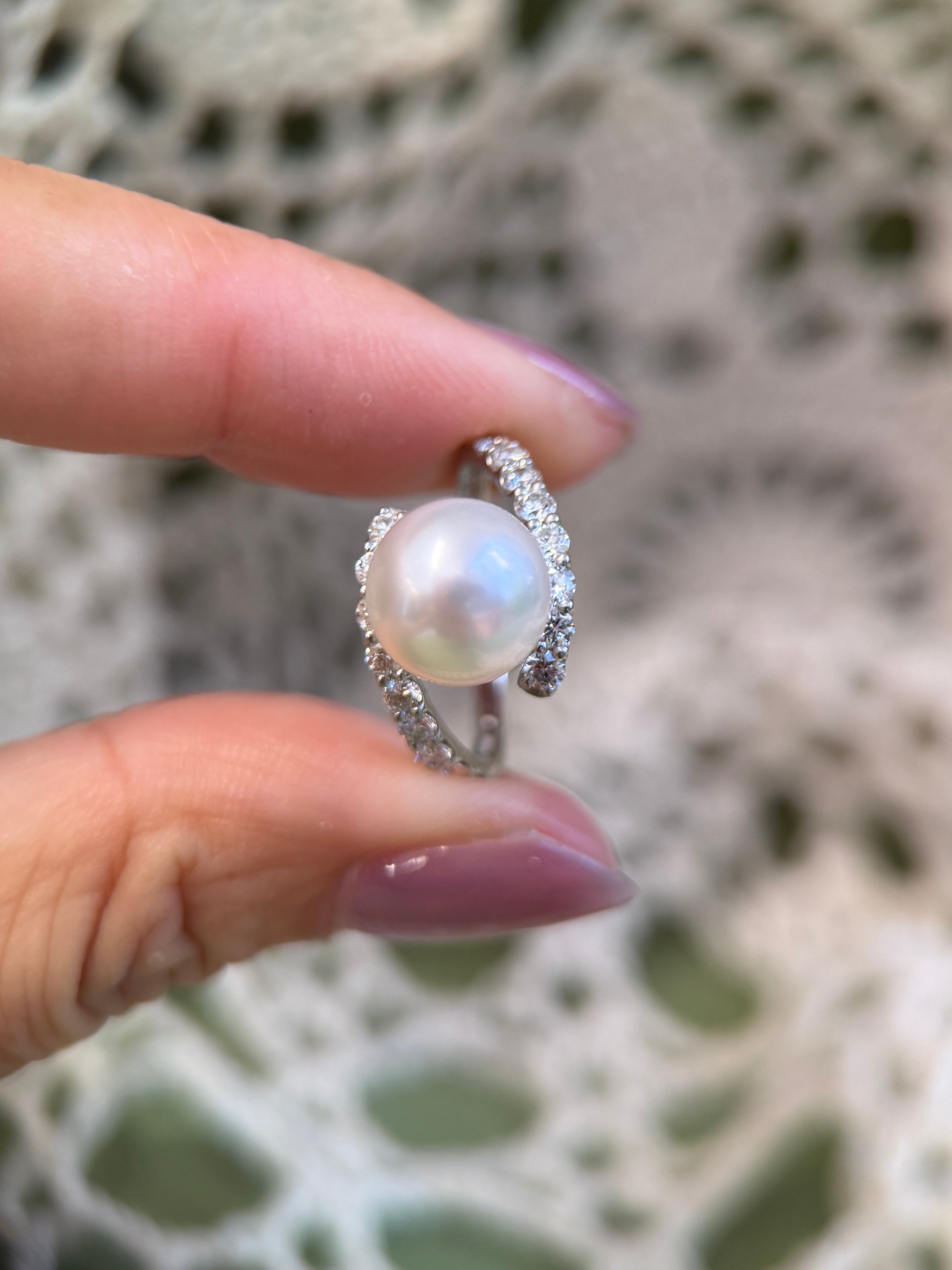 9.55mm Pearl in PT900 Platinum Twisted Wrap Pearl Ring