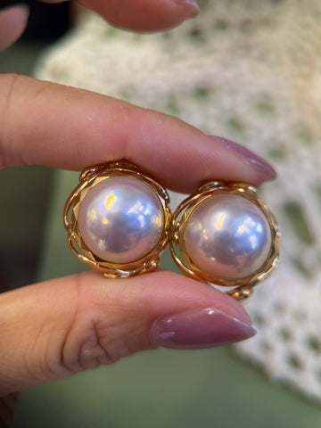 18K Yellow Gold Twisted Wire Mabe Pearl Clip Earrings