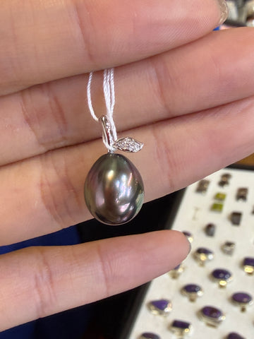 10.6×12.6mm Tahitian Pearl 18K White Gold Natural Diamond Leaf Pendant (Pendant Only)
