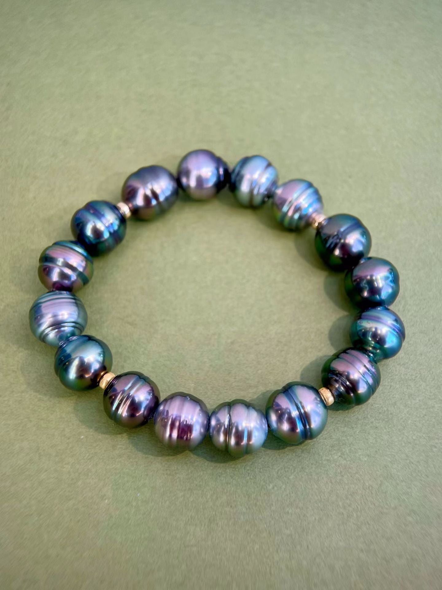 9-11mm Natural Circled Tahitian Pearl Bracelet in 18K Gold