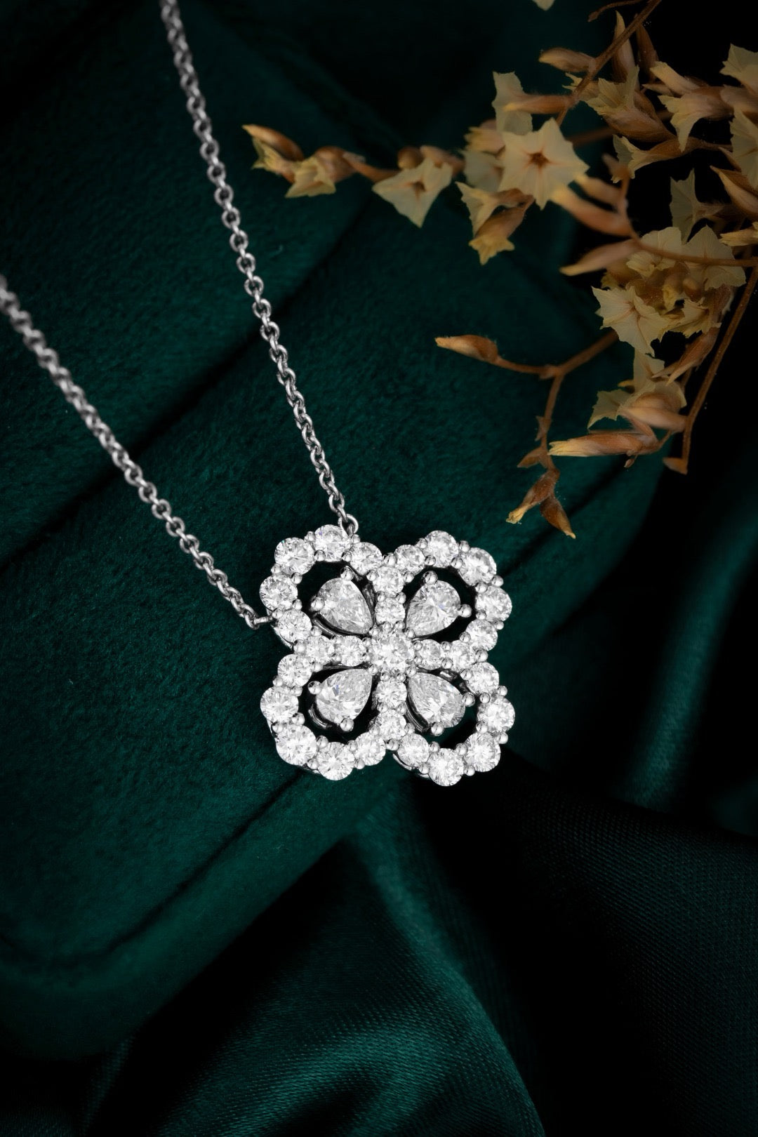 Diamond Loop Full Motif Diamond Pendant Medium In 14K White Gold