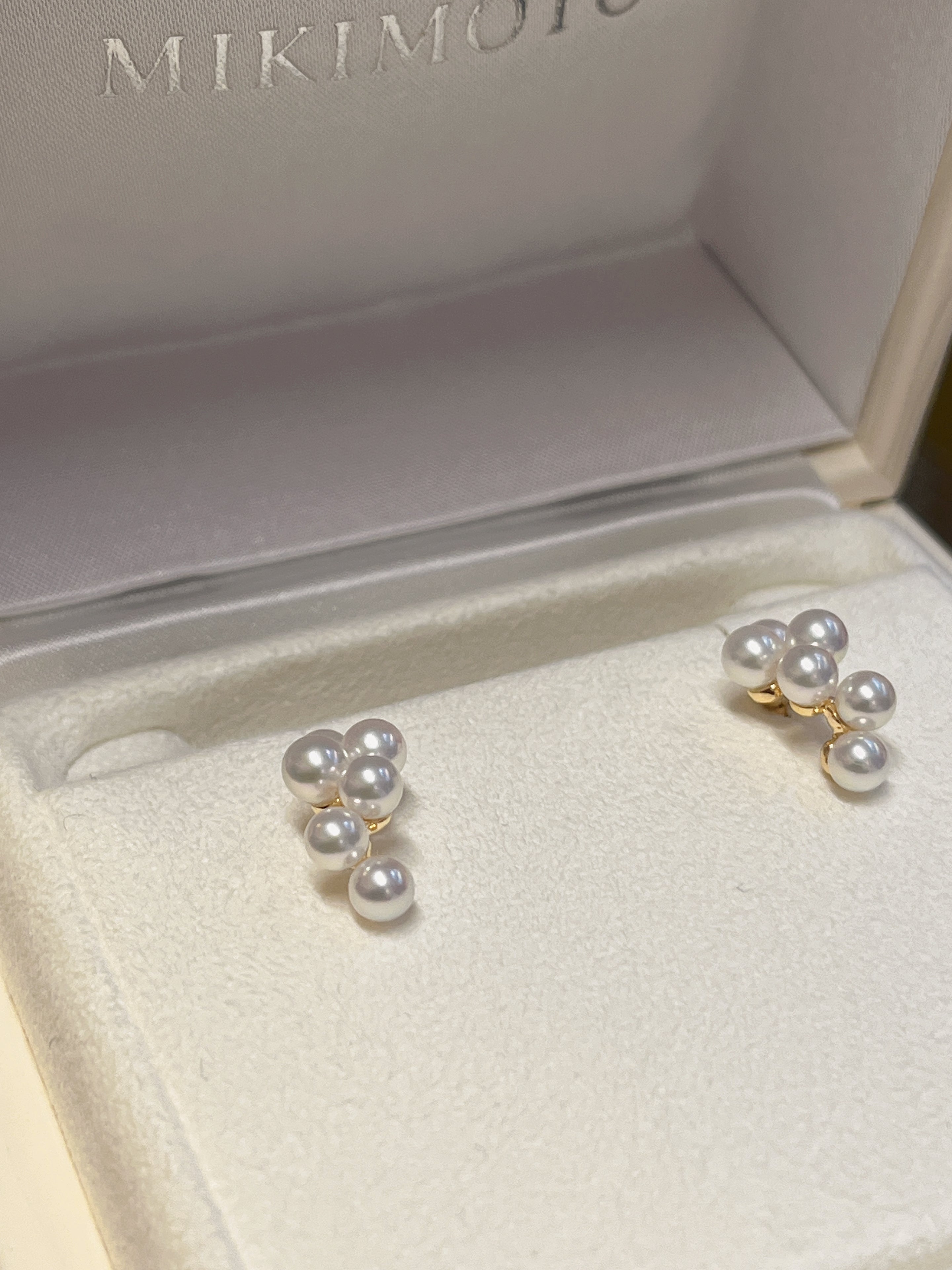 Mikimoto Akoya Cultured Pearl Earrings 18k Gold Stud