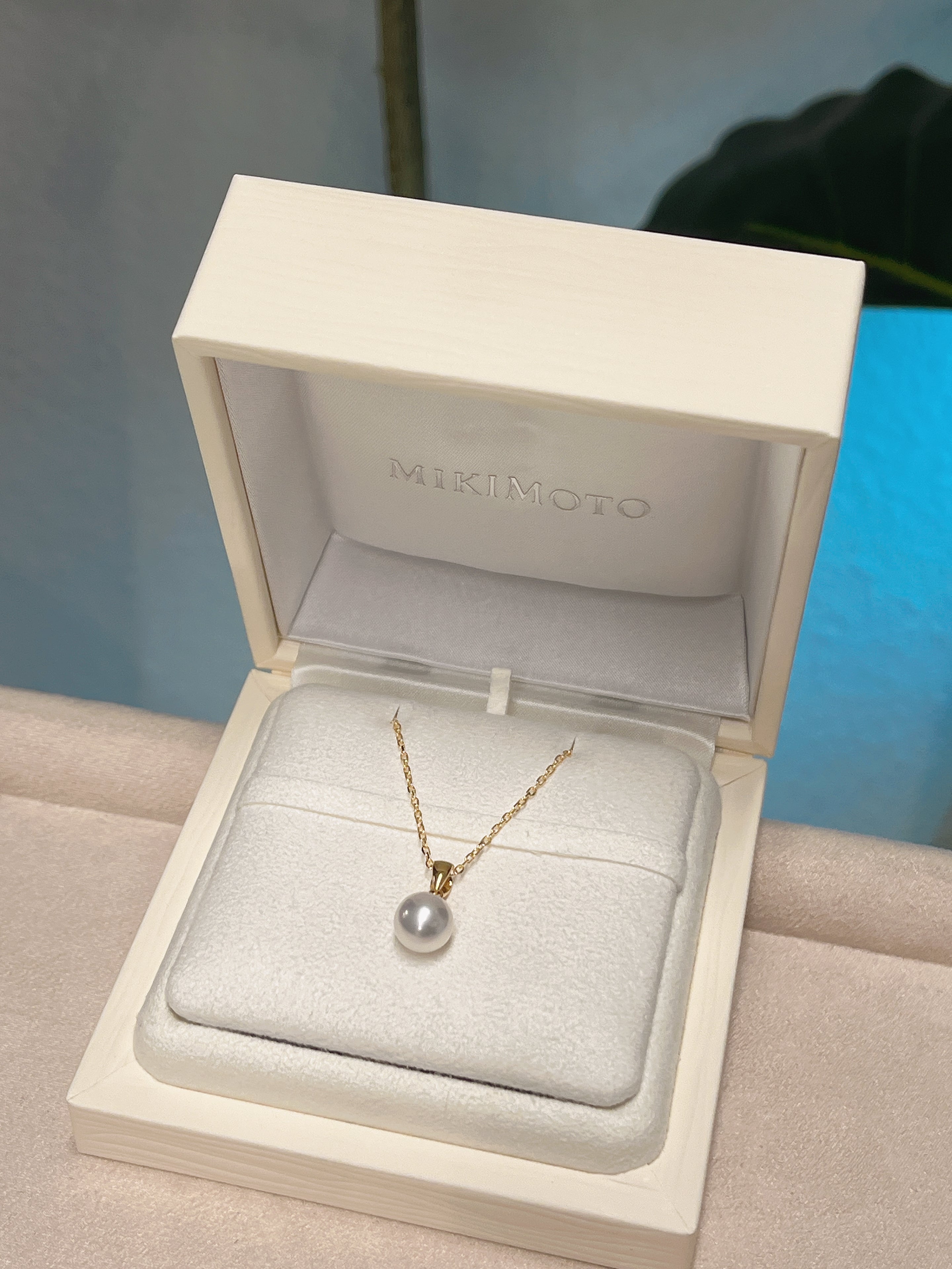 Mikimoto Akoya Cultured Pearl Pendant in 18k Yellow Gold 8mm Q2
