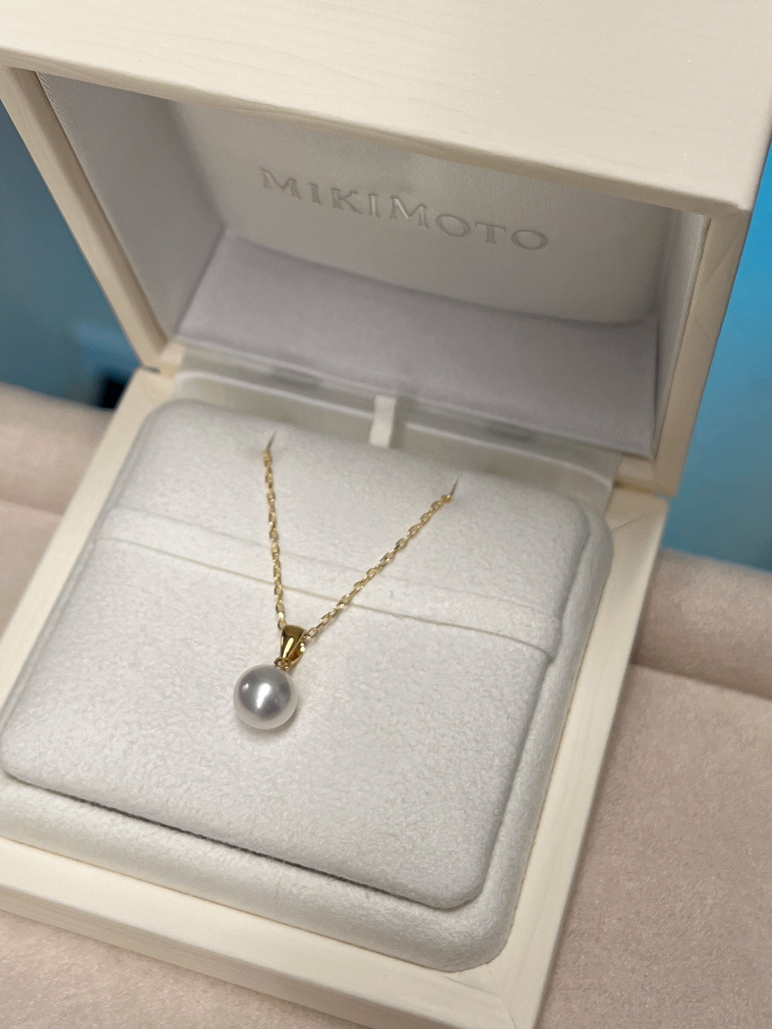 Mikimoto Akoya Cultured Pearl Pendant in 18k Yellow Gold 8mm Q2