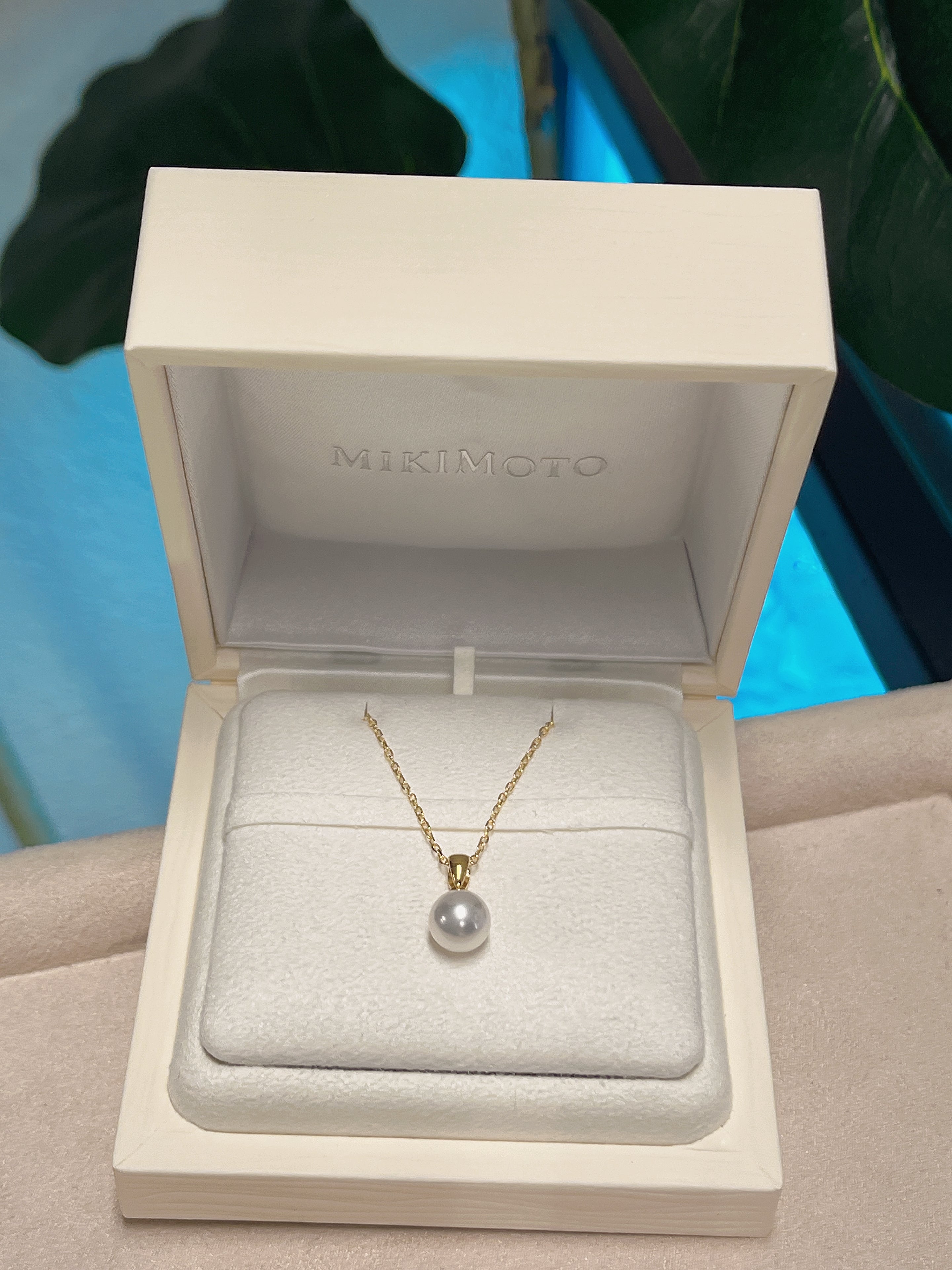 Mikimoto Akoya Cultured Pearl Pendant in 18k Yellow Gold 8mm Q2