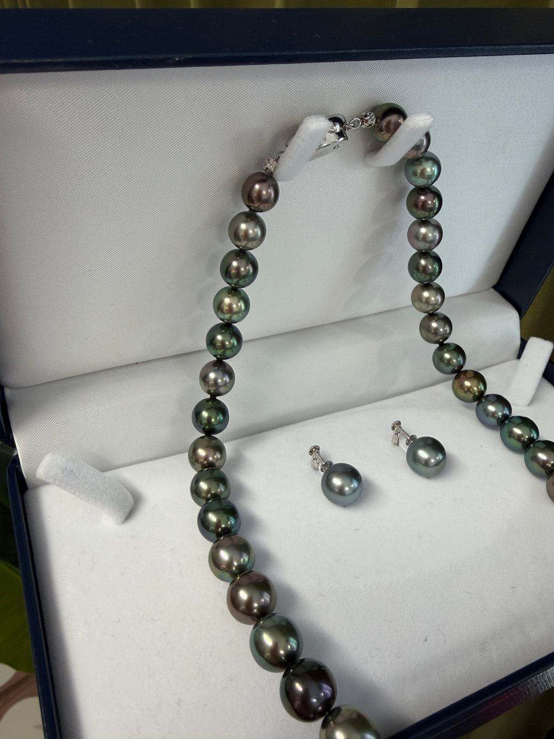PSL Certified Tahitian Pearl Necklace & Earrings Set – 9.1–12.0mm