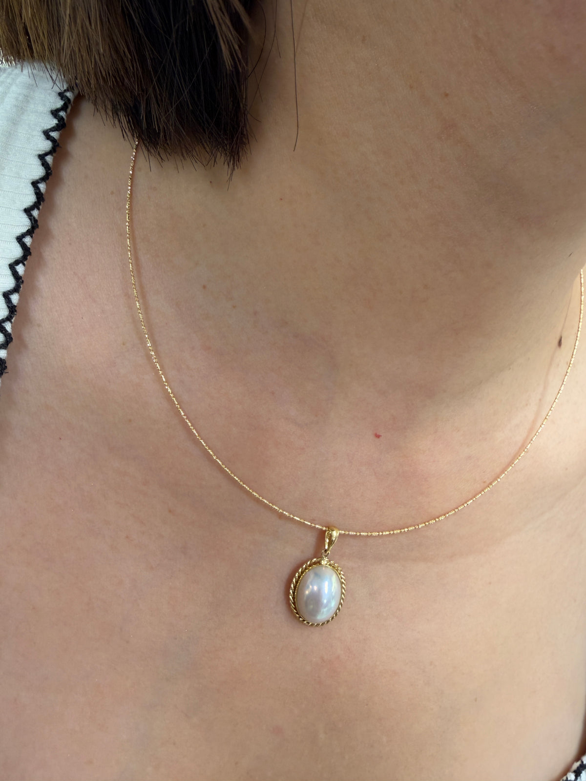 Japanese K18 0.8mm Omega Necklace – Yellow Gold / White Gold