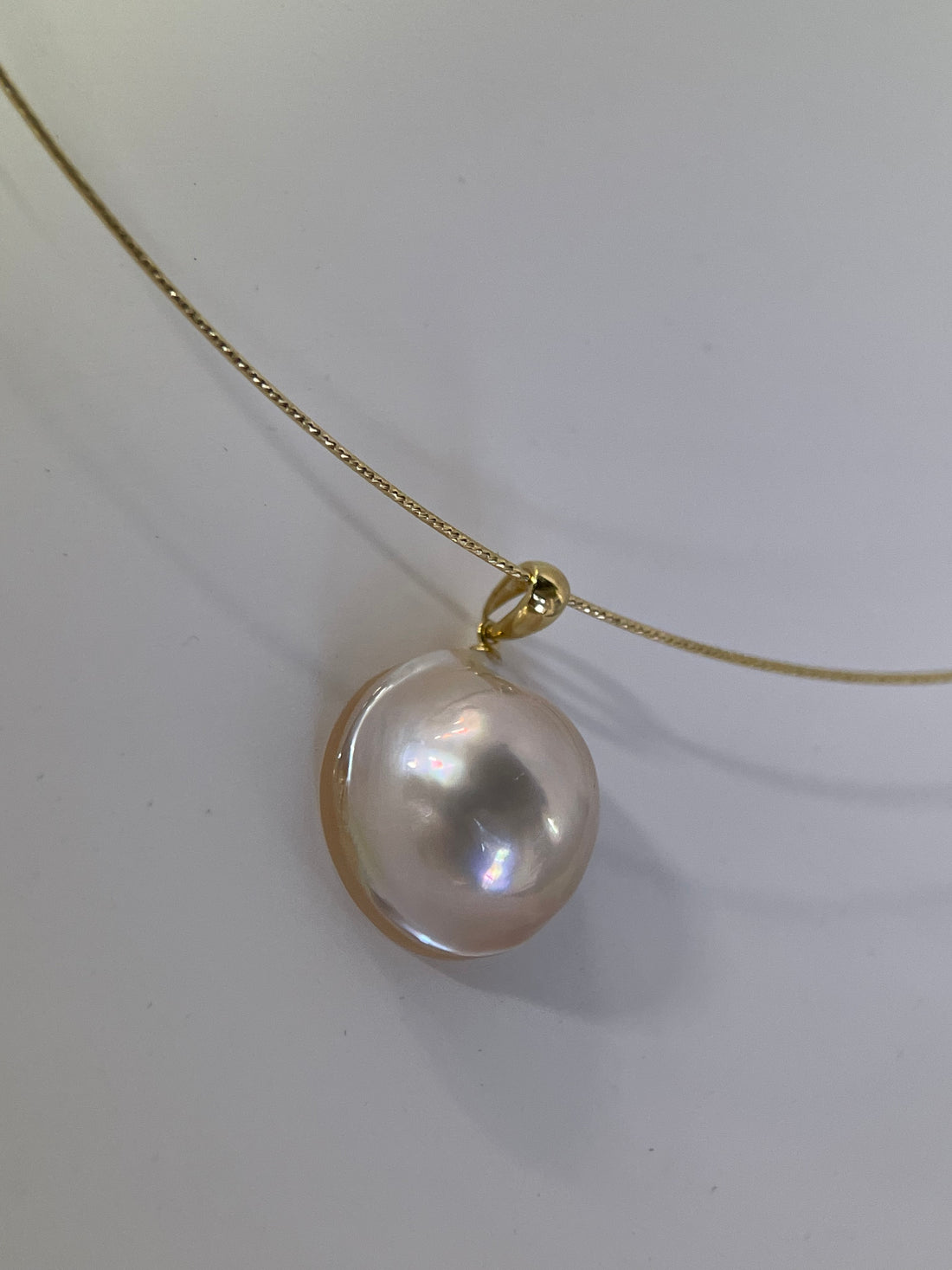 11mm Pink Mabe Pearl Pendant in 18K Gold