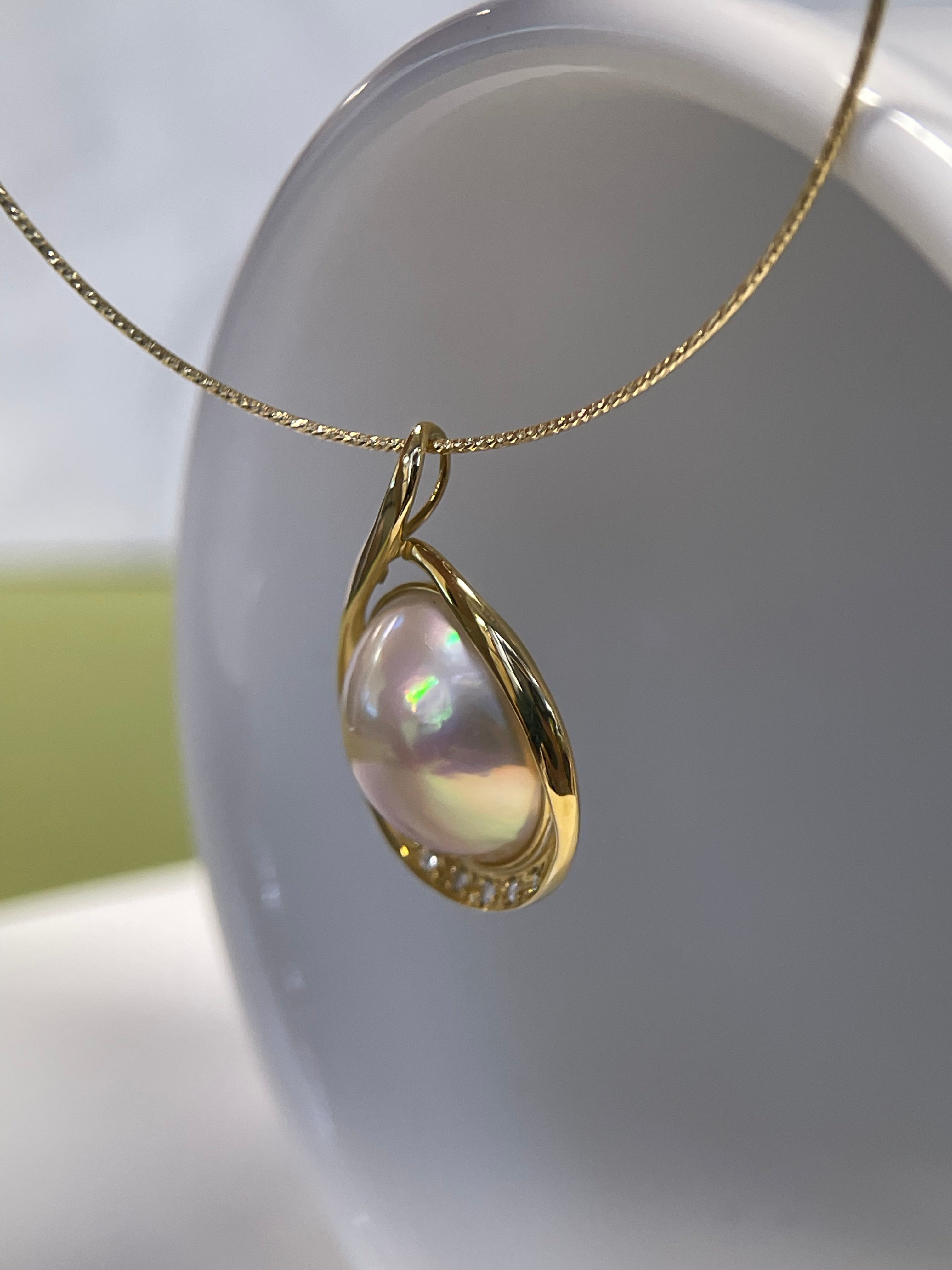 13mm Mabe Pearl & Diamond Pendant in 18K Gold