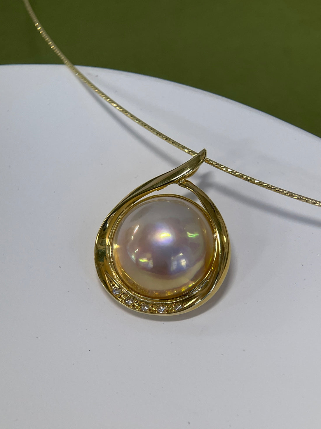 13mm Mabe Pearl & Diamond Pendant in 18K Gold