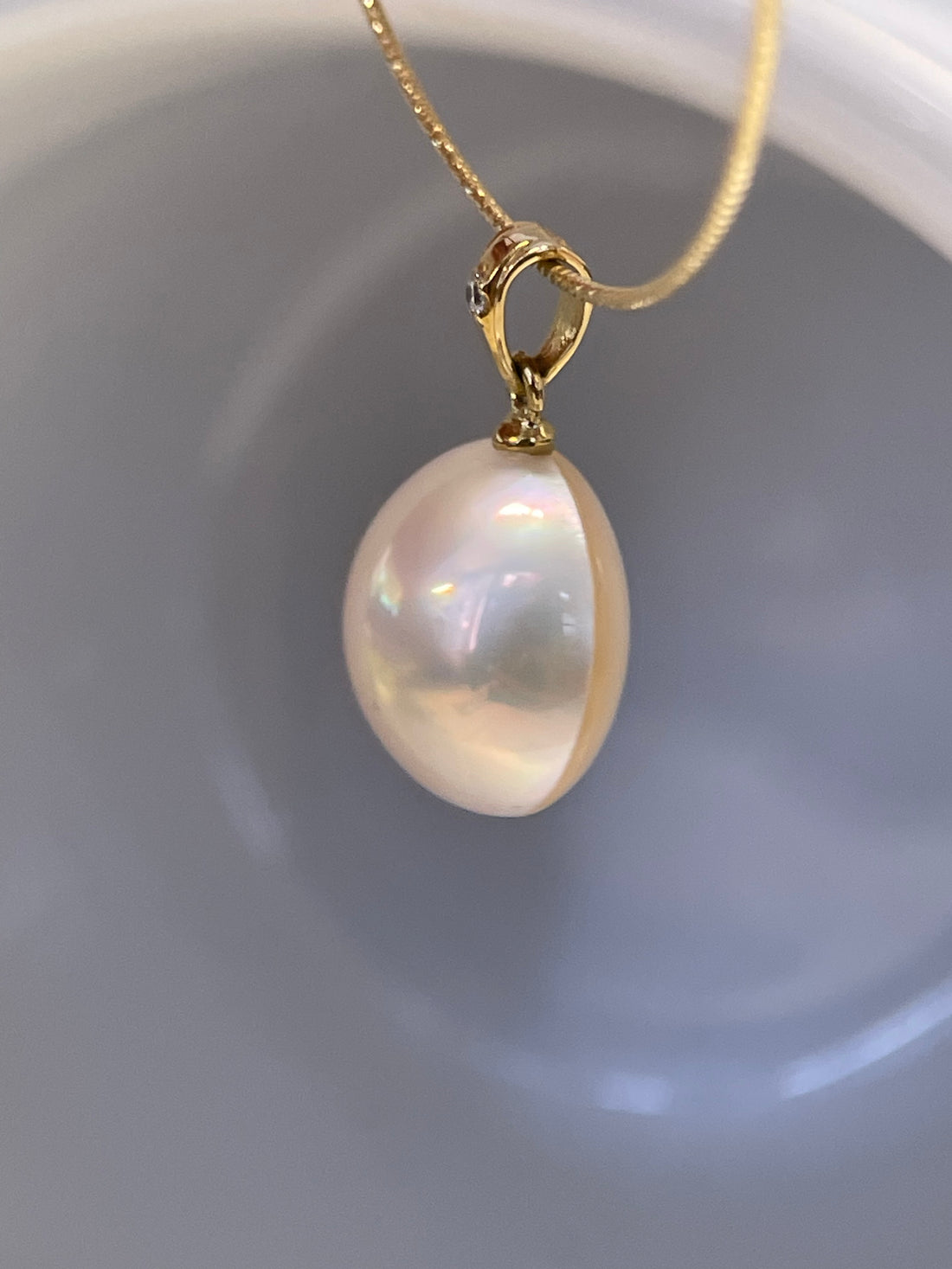 12mm Mabe Pearl & Diamond Pendant in 18K Gold