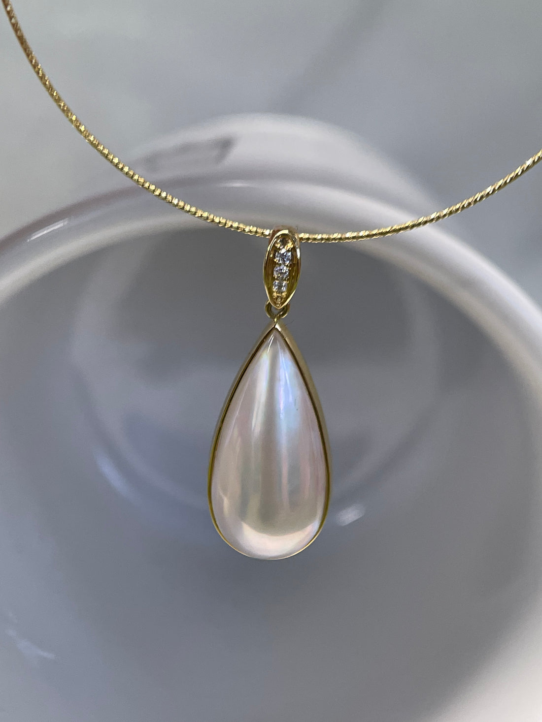 22mm Pear-Shaped Mabe Pearl & Diamond Pendant in 18K Gold