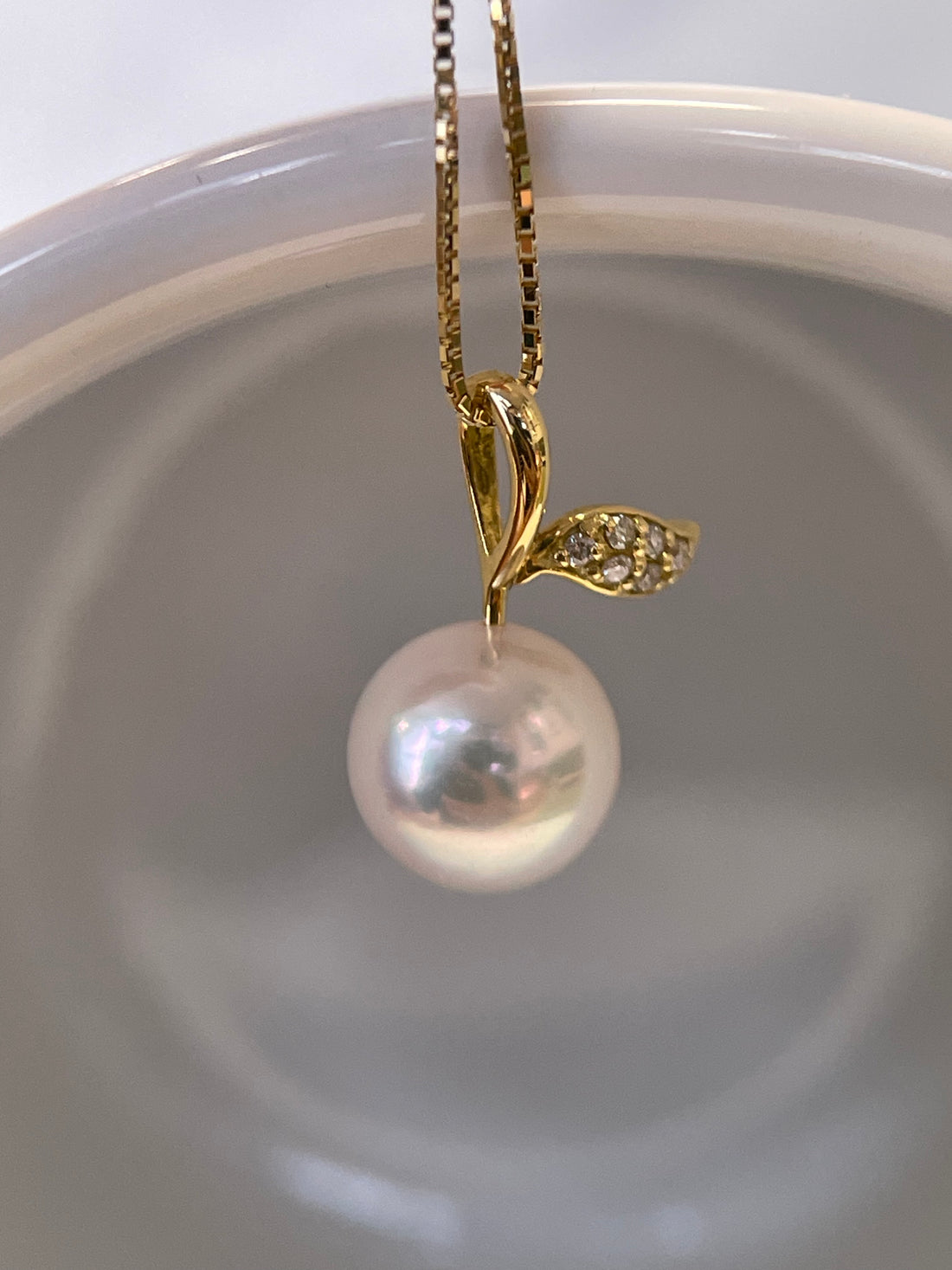 ⭐️K18 Akoya Pearl Apple Pendant Necklace with Natural Diamond Leaf