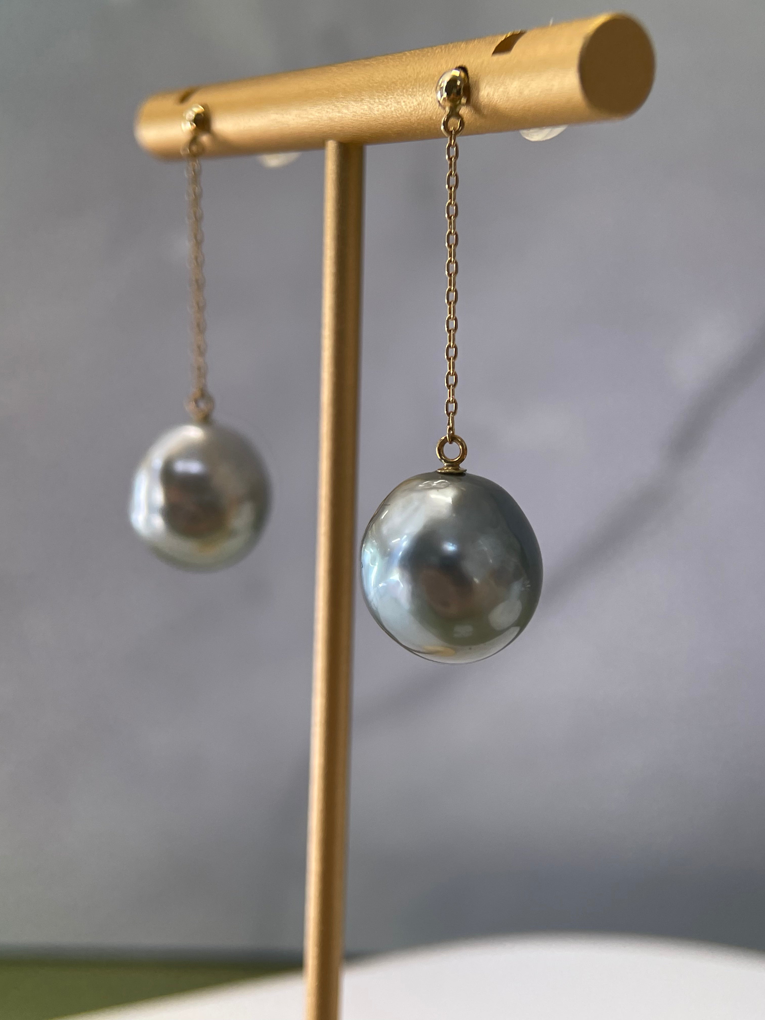 10–11mm Tahitian Black Pearl Drop Earrings in 18K Gold
