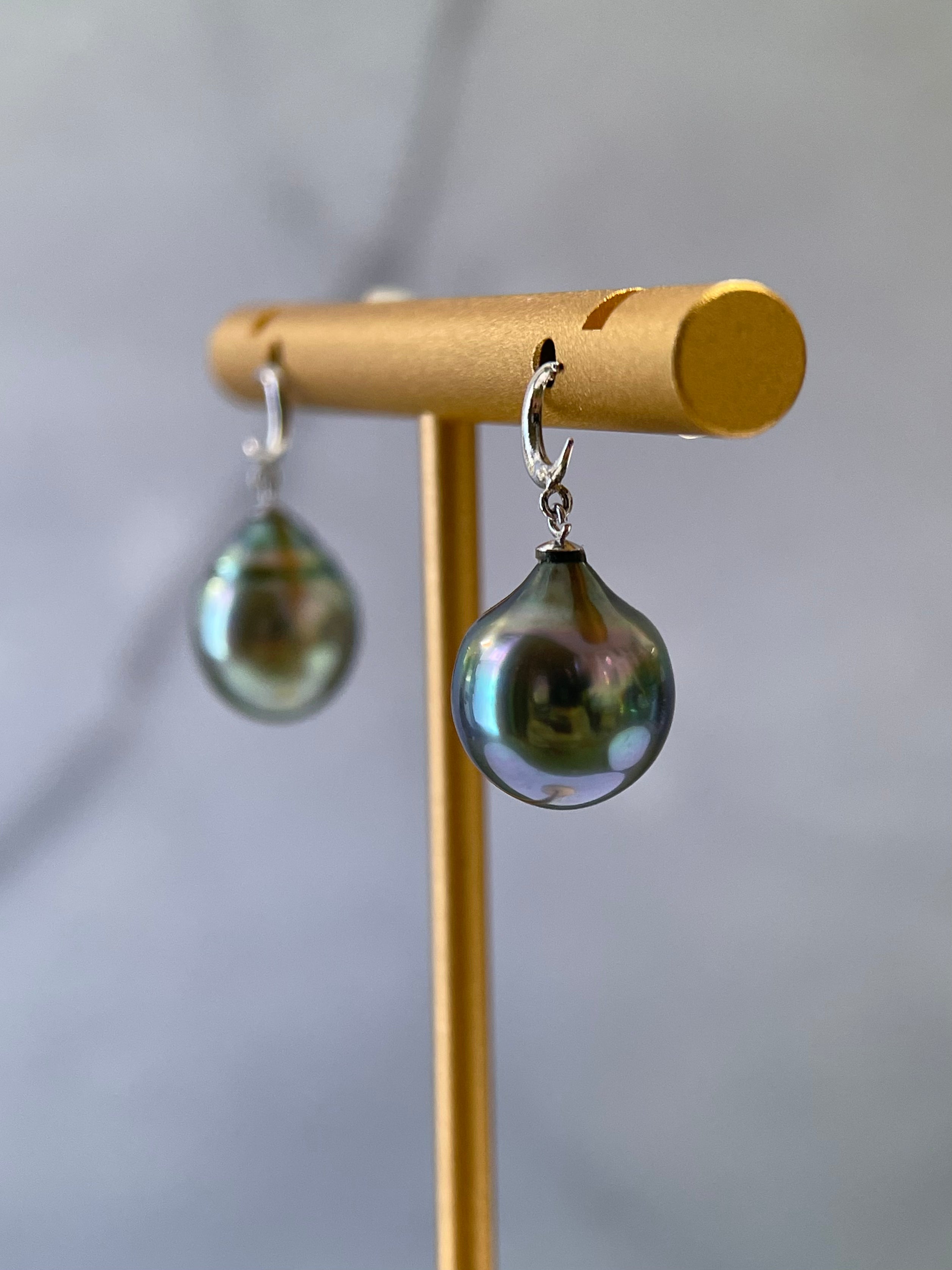 Black Tahitian Pearl Drop Earrings – 14K Gold