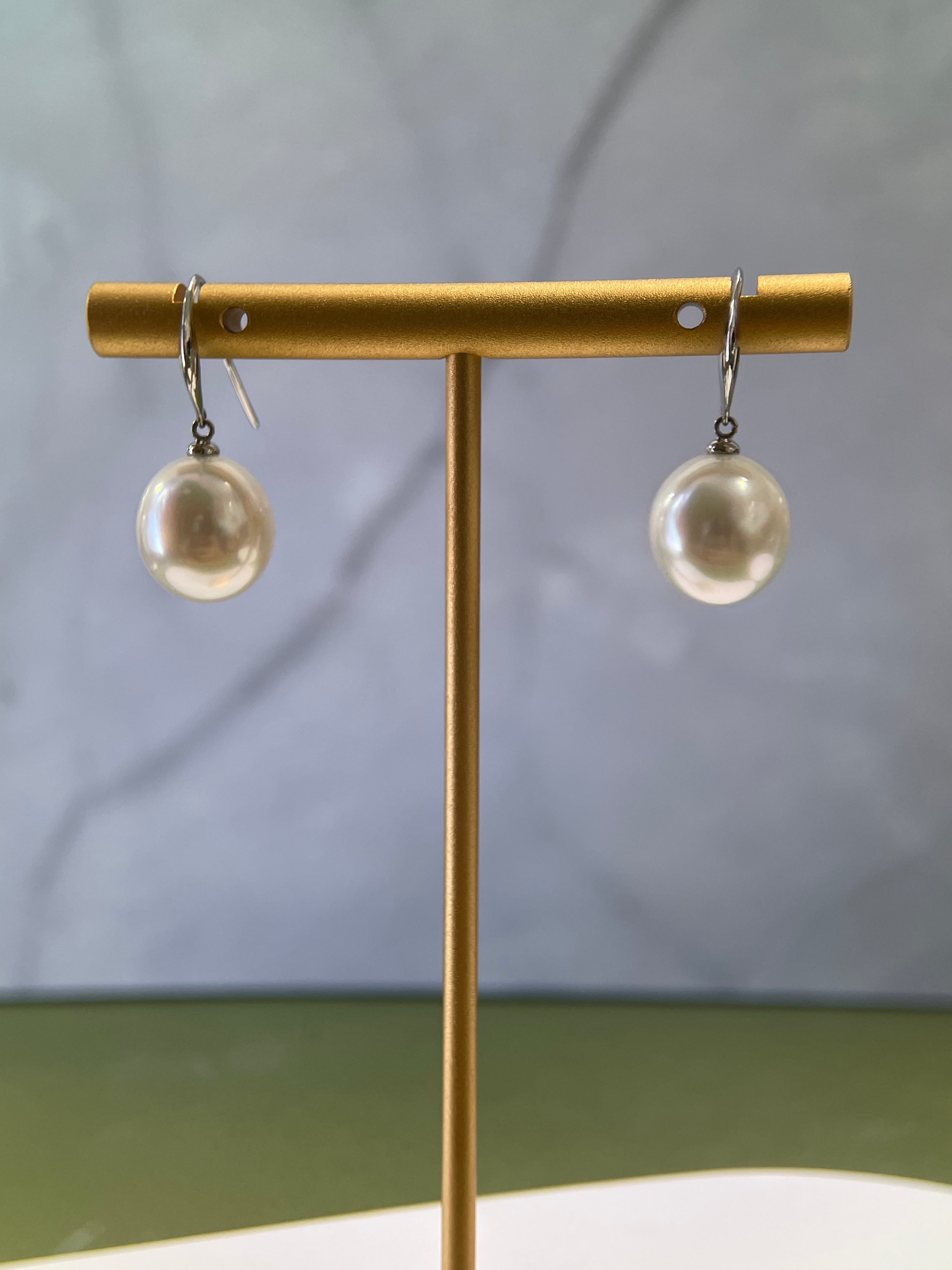 11mm White South Sea Pearl Hook Earrings in K18 White Gold