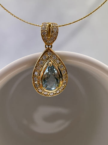 ⭐️K18 Aquamarine & Diamond Pendant