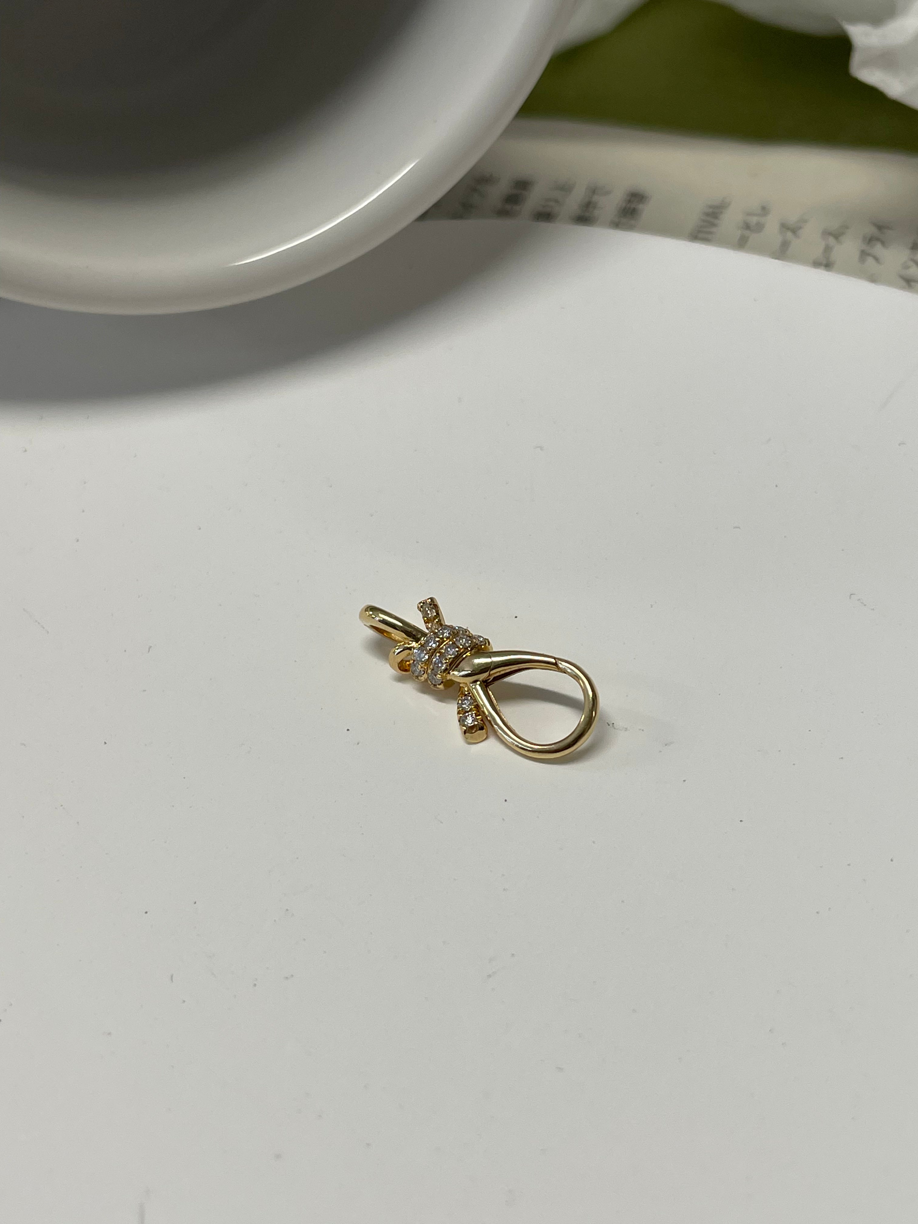 ⭐️Knot‑Style Natural Diamond Multi‑Use Trigger Clasp in 18k