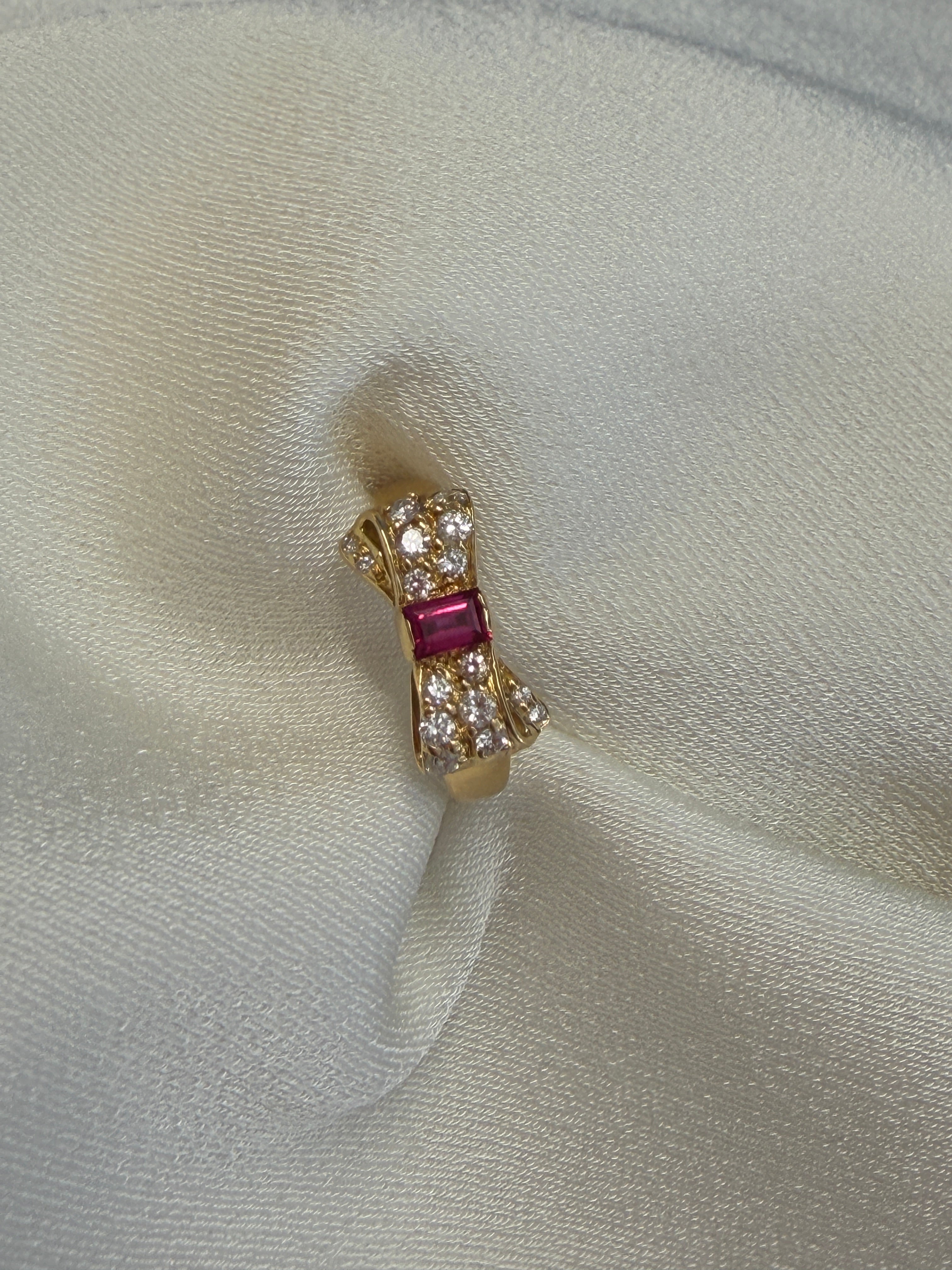 Ribon Ring in K18 Yellow Gold with Ruby & Diamond